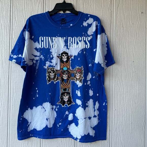 NWOT GUNS N’ ROSES Graphic Tee - Picture 1 of 8